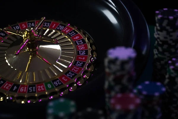 Live blackjack table with multiple players